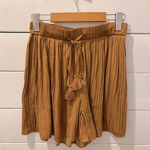 Pleated Mustard Shorts – ZARA – Size S 💛